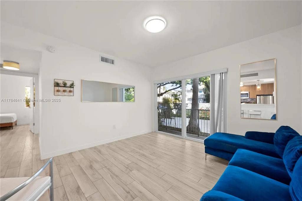 🔑 Modern 2BR South Beach Room