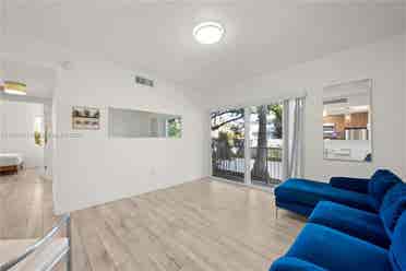 🔑 Modern 2BR South Beach Room