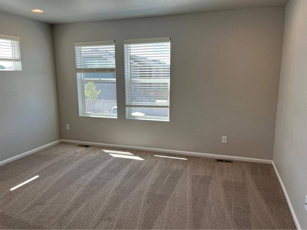 Spacious Master Suite Near DIA