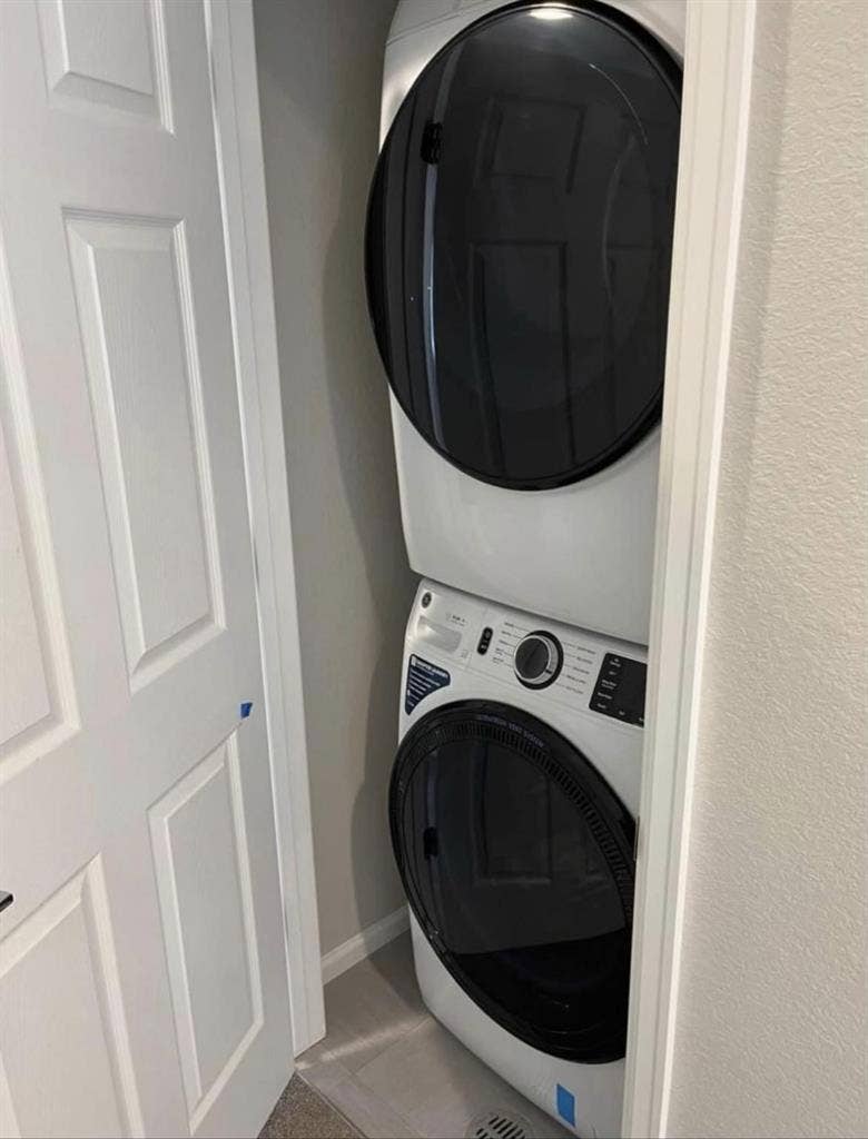 Spacious Master Suite Near DIA