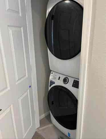 Spacious Master Suite Near DIA