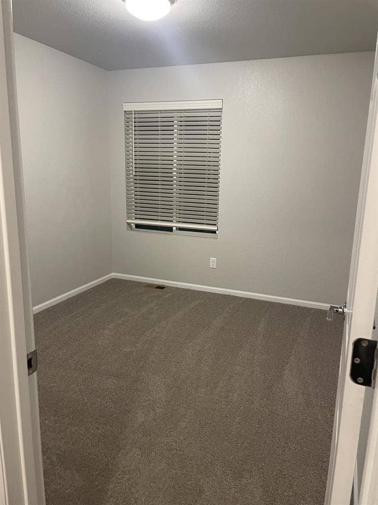 $ – Private Room w/ Shared Bath