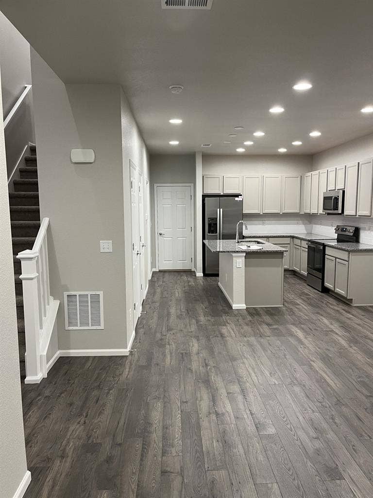 $ – Private Room w/ Shared Bath