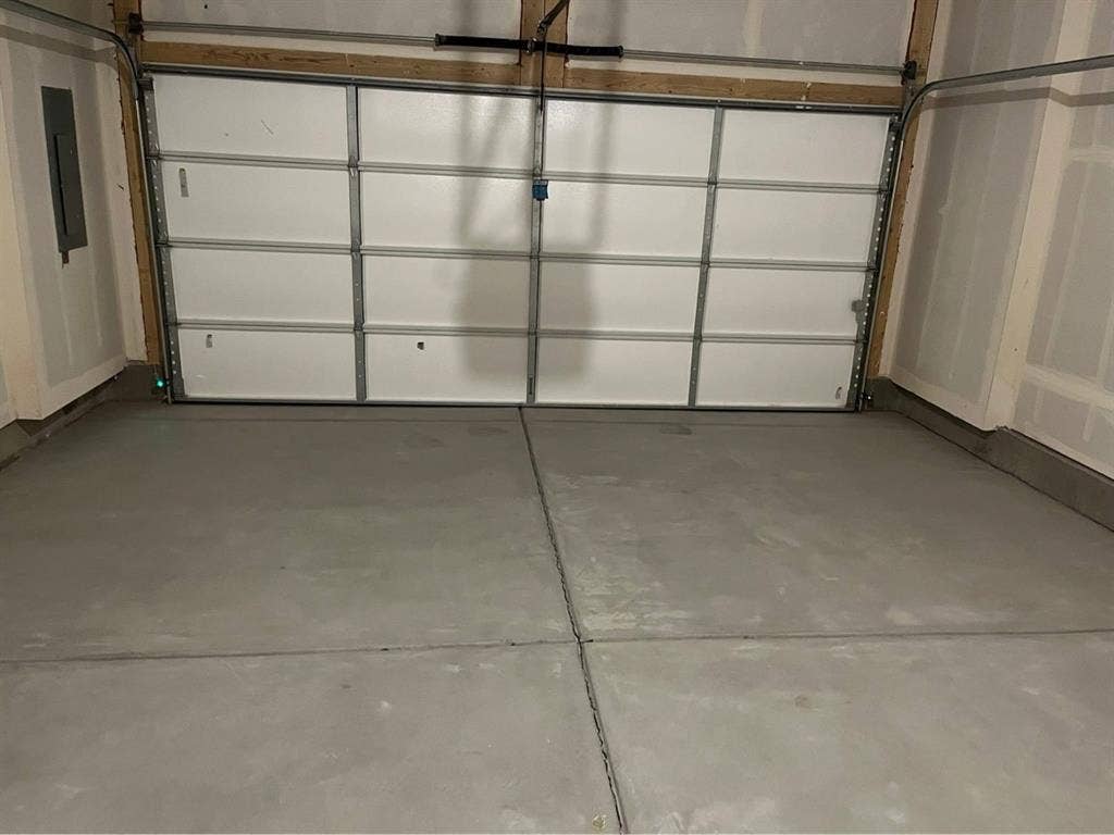 $ – Private Room w/ Shared Bath