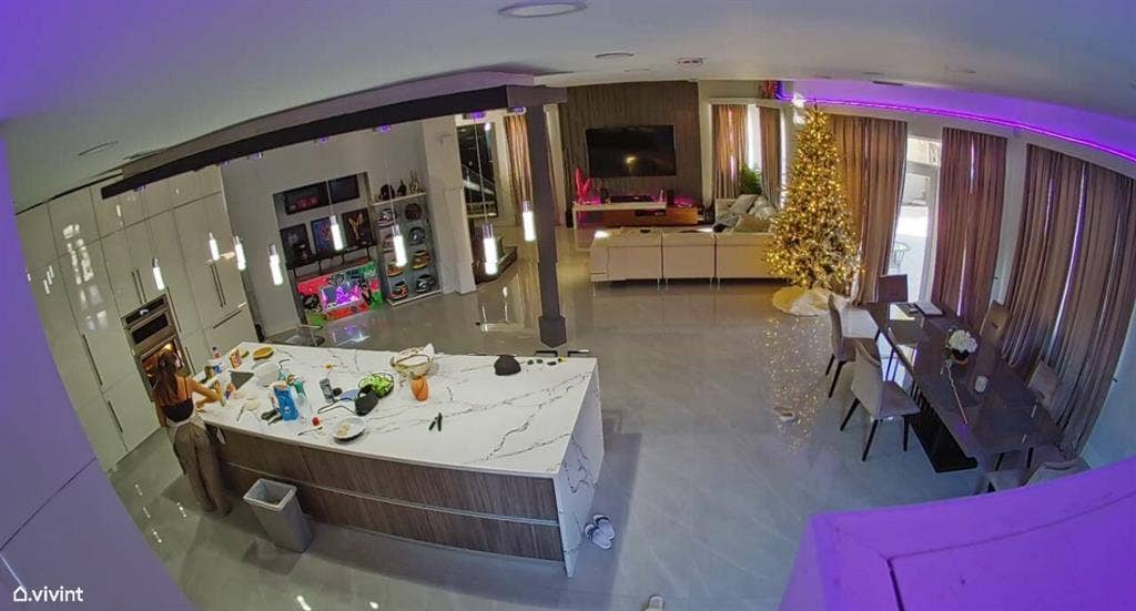 Beautiful home, 1 bedroom available