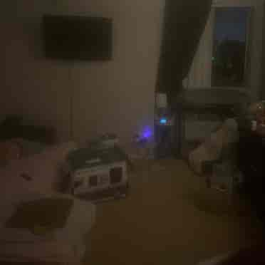 Upstairs room shared bathroom