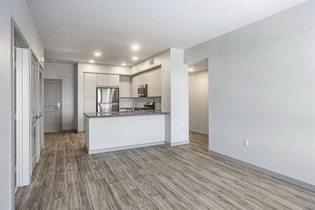 need roommate to move in June 1st