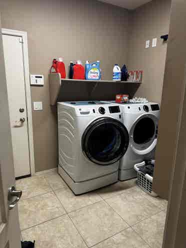 Room for rent in Avondalee