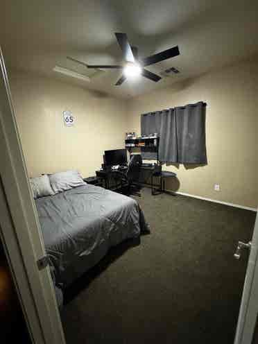 Room for rent in Avondalee