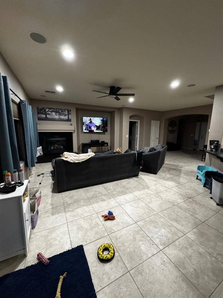 Room for rent in Avondalee