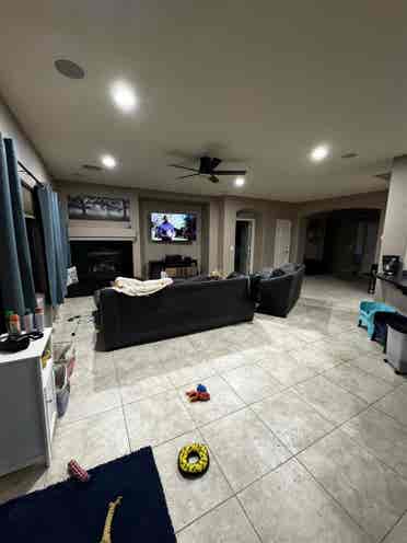 Room for rent in Avondalee