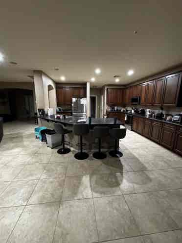 Room for rent in Avondalee
