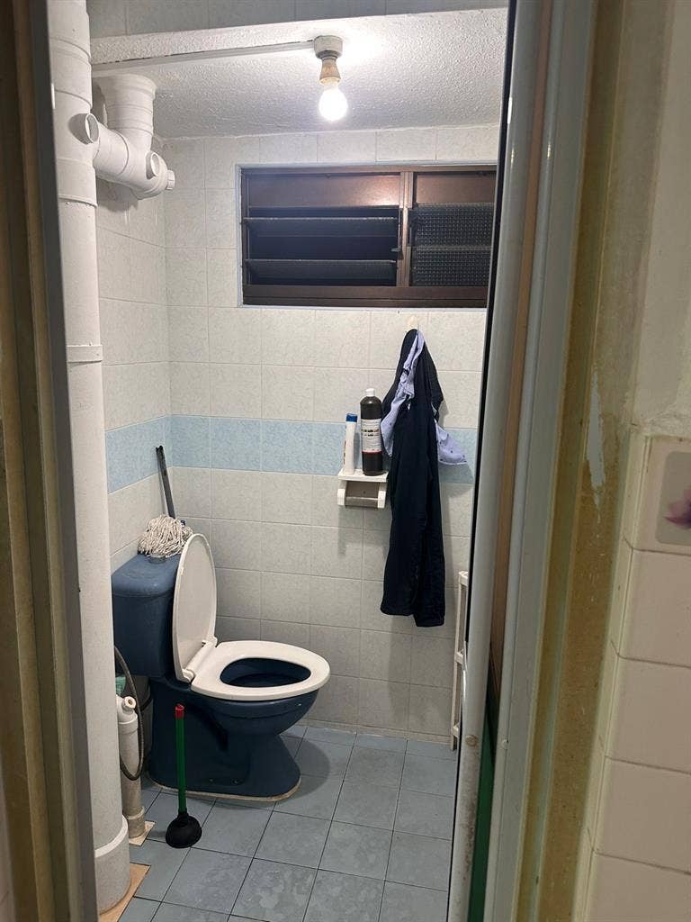 Common Room for Rent, Next to MRT