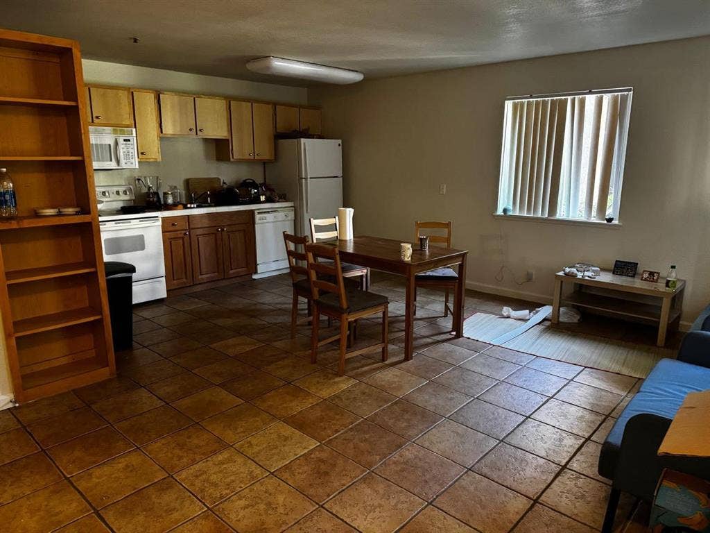 university of La Rue apartments