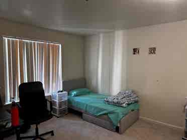 university of La Rue apartments