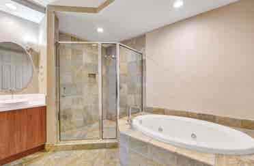 Luxury apartment for rent now