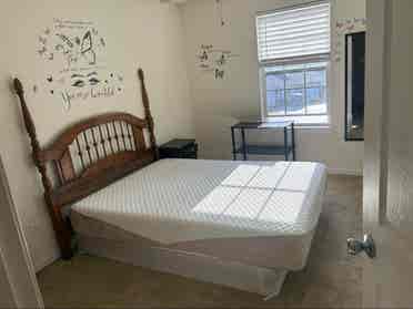 Looking for roommate