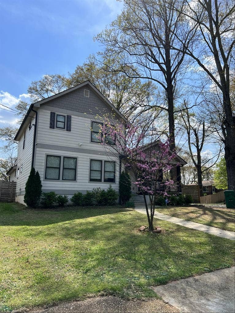 Modern farmhouse in Decatur