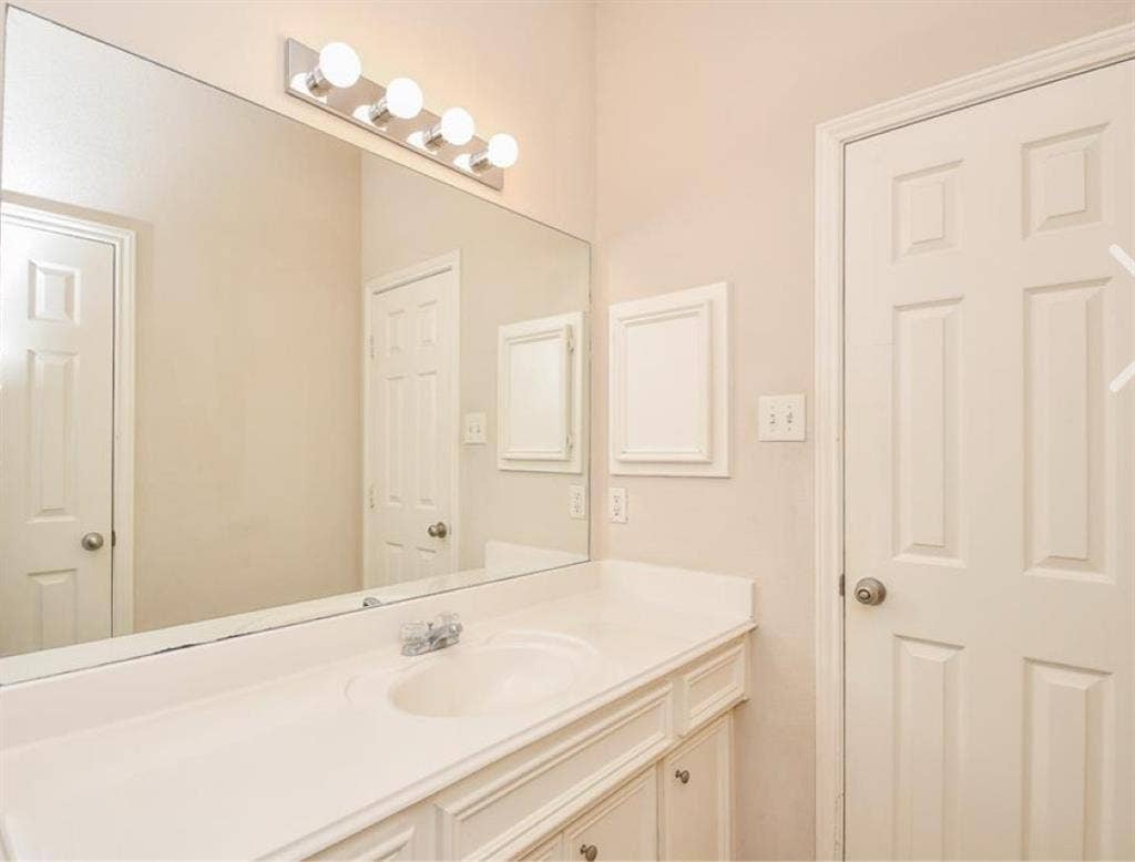 Private Room for Rent $/
month