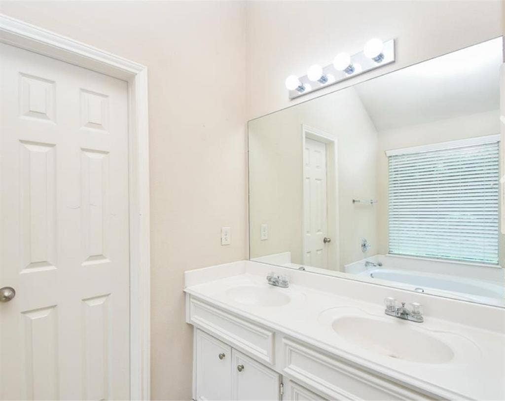 Private Room for Rent $/
month