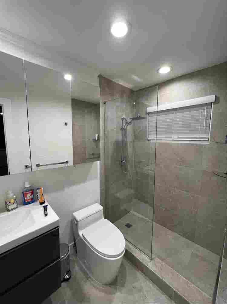 Room in Wilton Manors