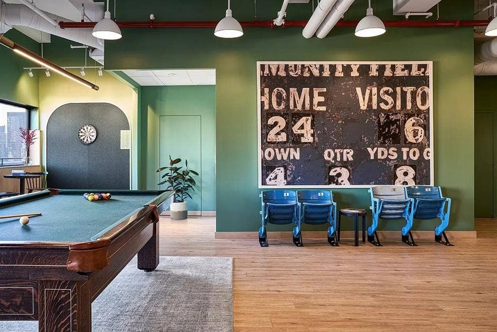 😍Sunny Room in Midtown South😍