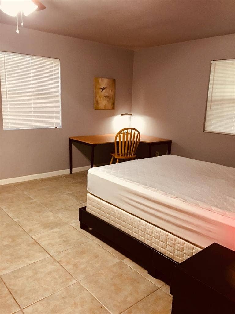 Single bedroom for rent