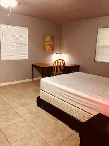 Single bedroom for rent