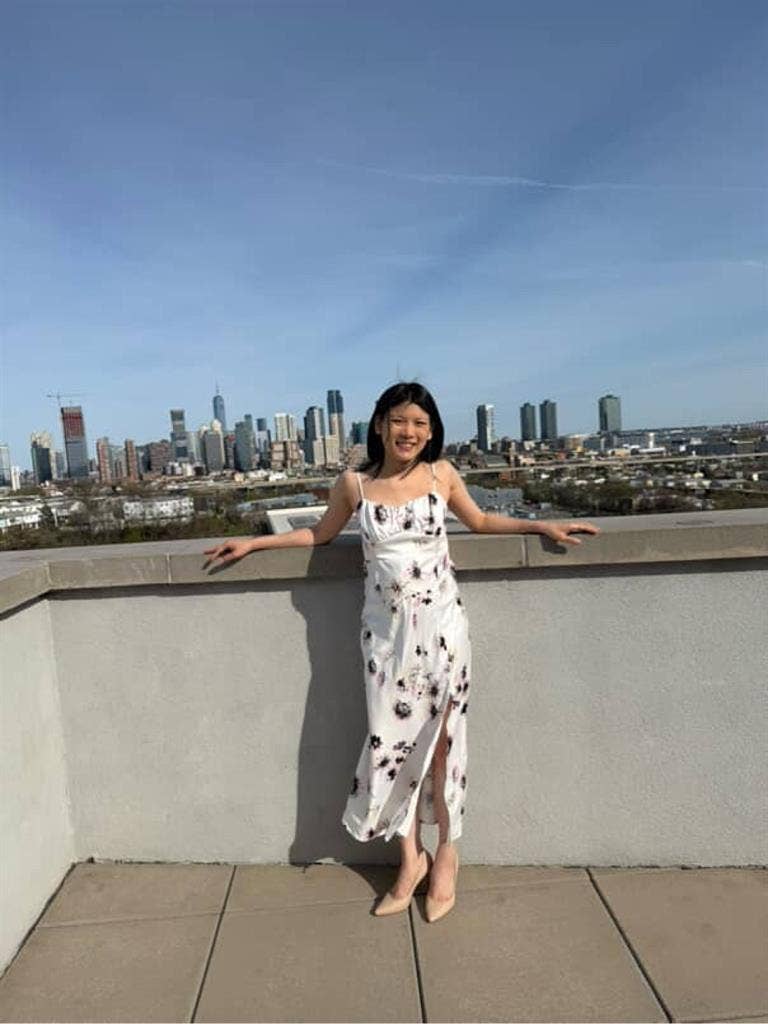 Looking for female roommate JSQ