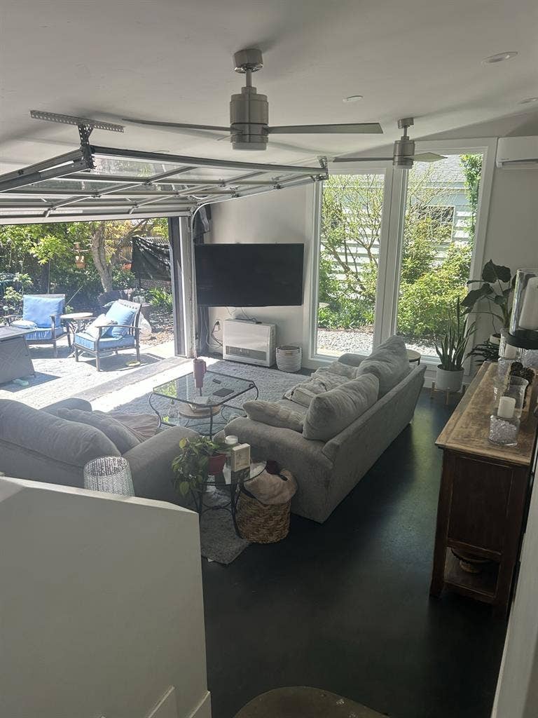 Looking for a roommate Sugarhouse !