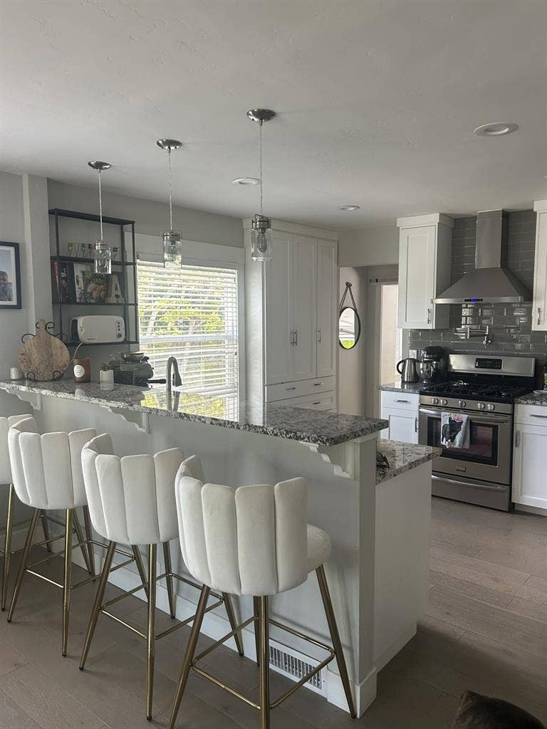 Looking for a roommate Sugarhouse !