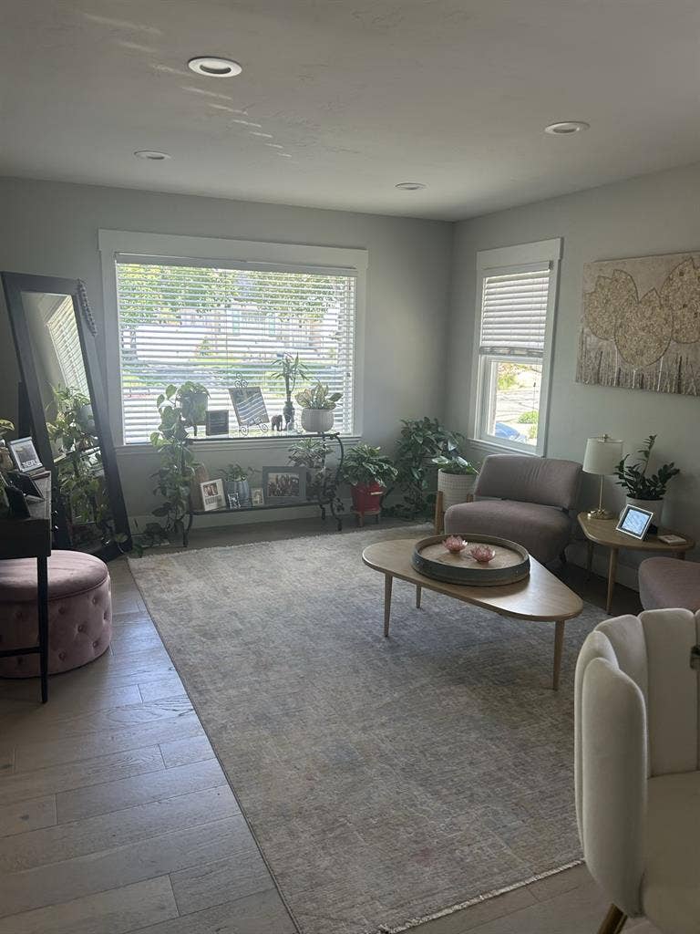 Looking for a roommate Sugarhouse !