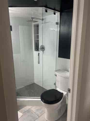 Looking for a roommate Sugarhouse !