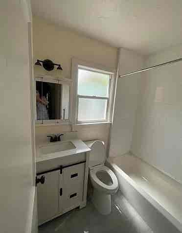 FEMALE(S): PRIVATE ROOM W/ BUNK BED