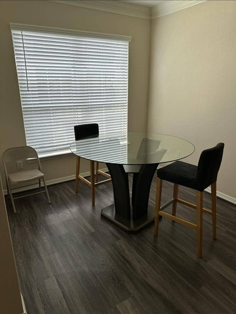 Furnished.Bath.WiFi.Utilities.Prkng