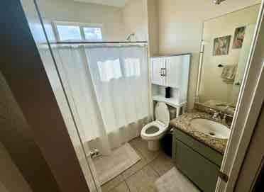 PRIVATE ROOMS FOR RENT!