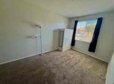 PRIVATE ROOM FOR RENT