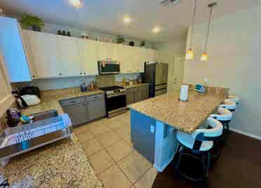 PRIVATE ROOM FOR RENT
