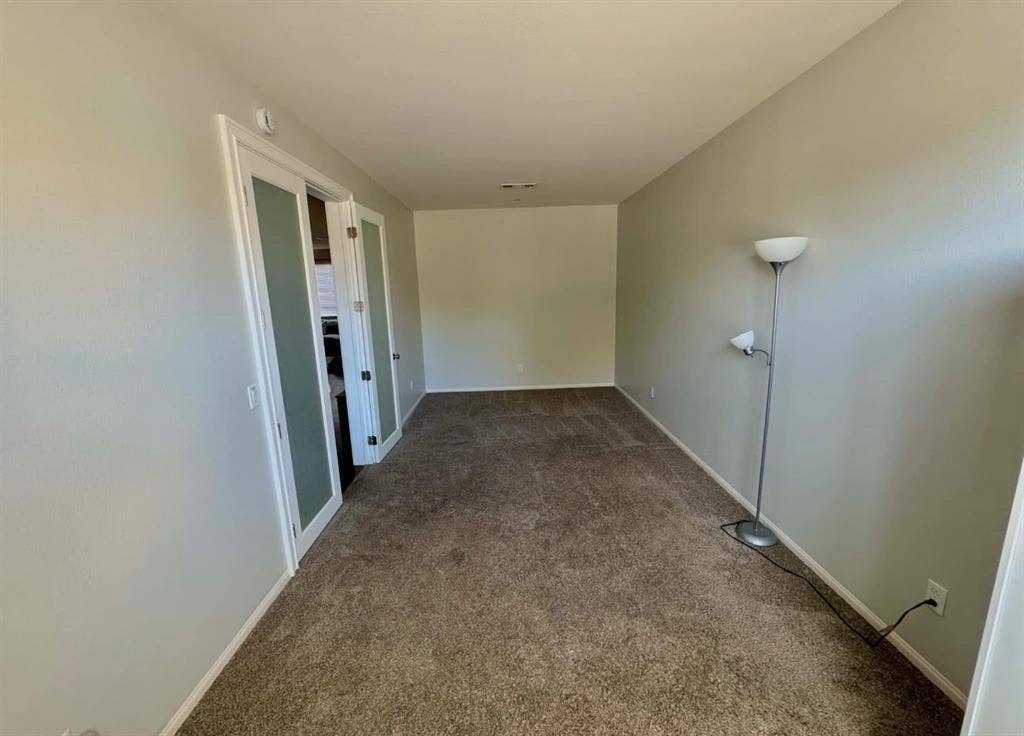 PRIVATE ROOM FOR RENT