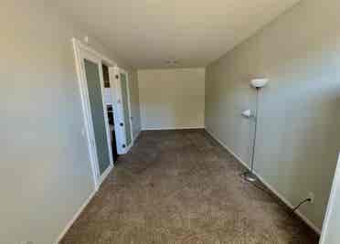 PRIVATE ROOM FOR RENT