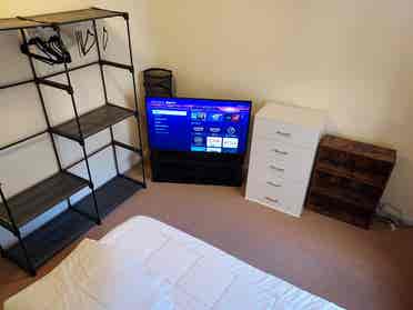 peaceful and safe bedroom for rent
