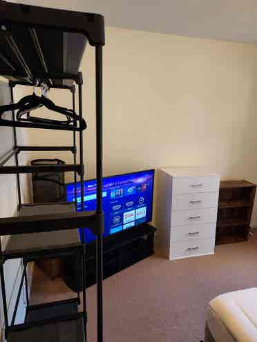 peaceful and safe bedroom for rent