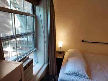 peaceful and safe bedroom for rent