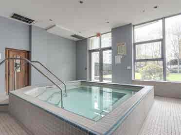 Private bed and bath Brentwood