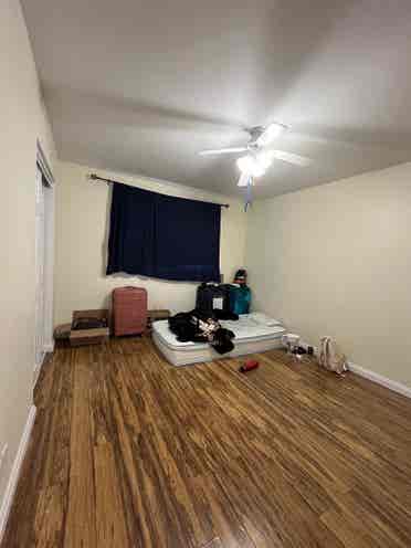 Accommodation available for 1 girl