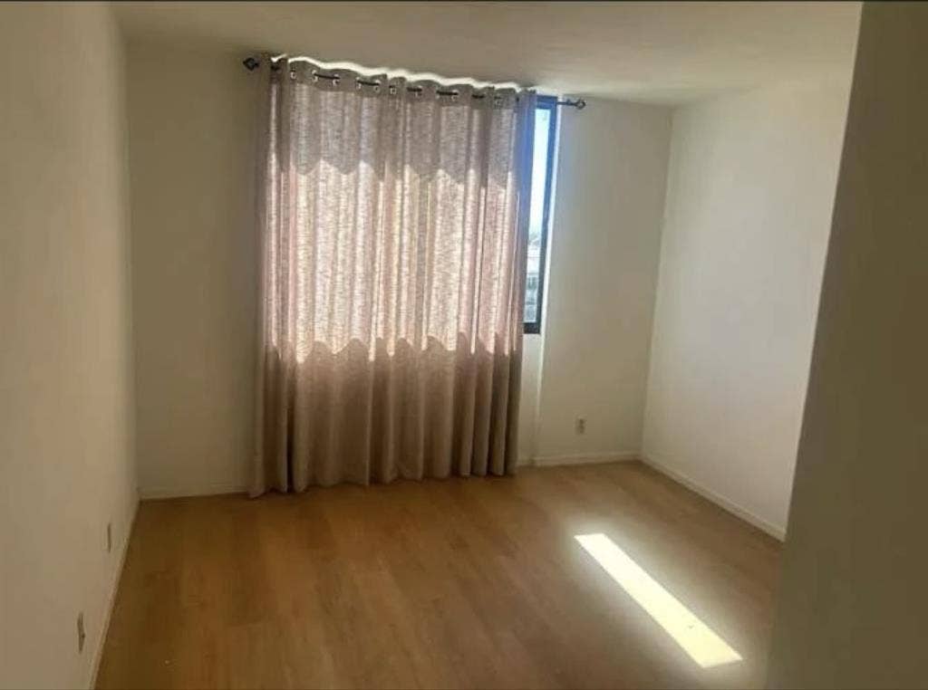 Room for rent on the strip
