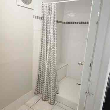 Cute granny flat in quiet street