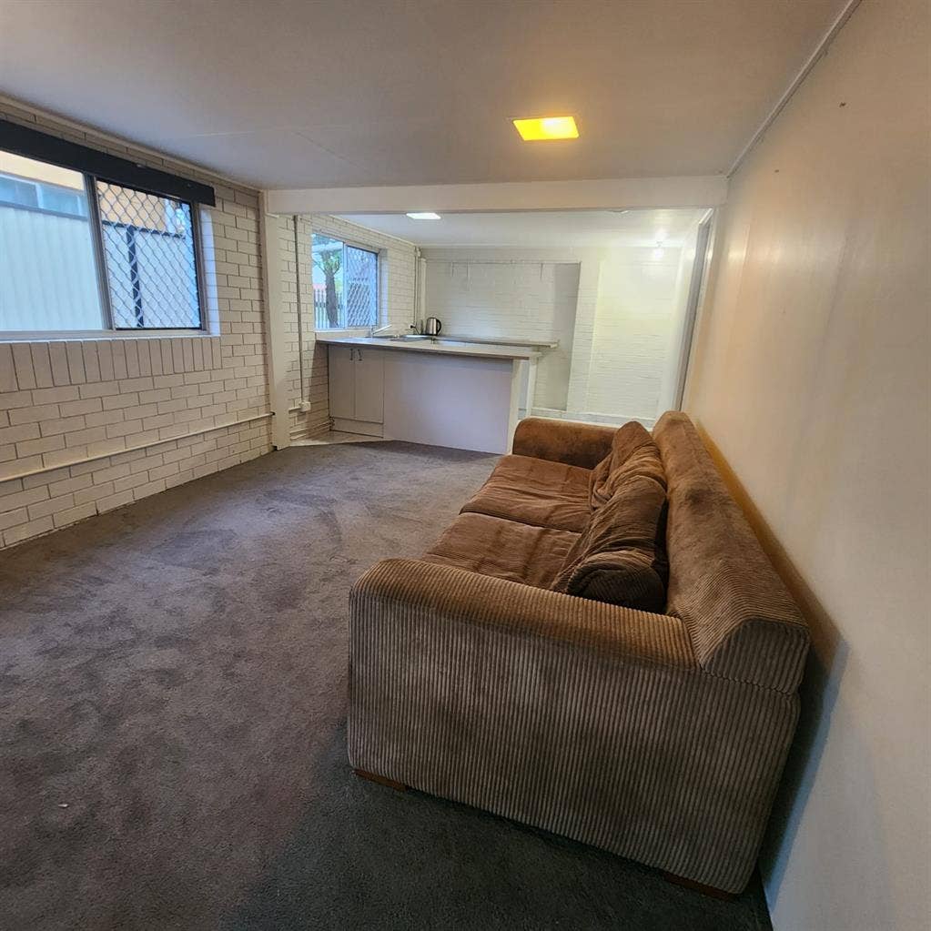 Cute granny flat in quiet street