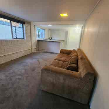 Cute granny flat in quiet street