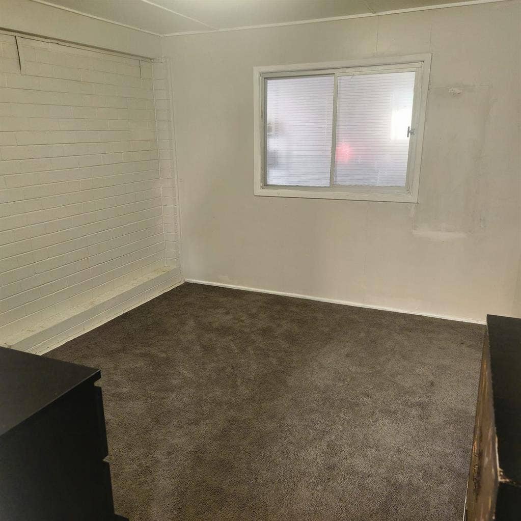 Cute granny flat in quiet street